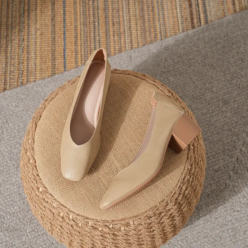 Commuter Milk Shoes Women's Retro Soft Leather V-Mouth Mid-Heel Fairy High Heels Women's Thick Heel Mary Jane Shoes Women's Shoes Women's Summer - Image 2