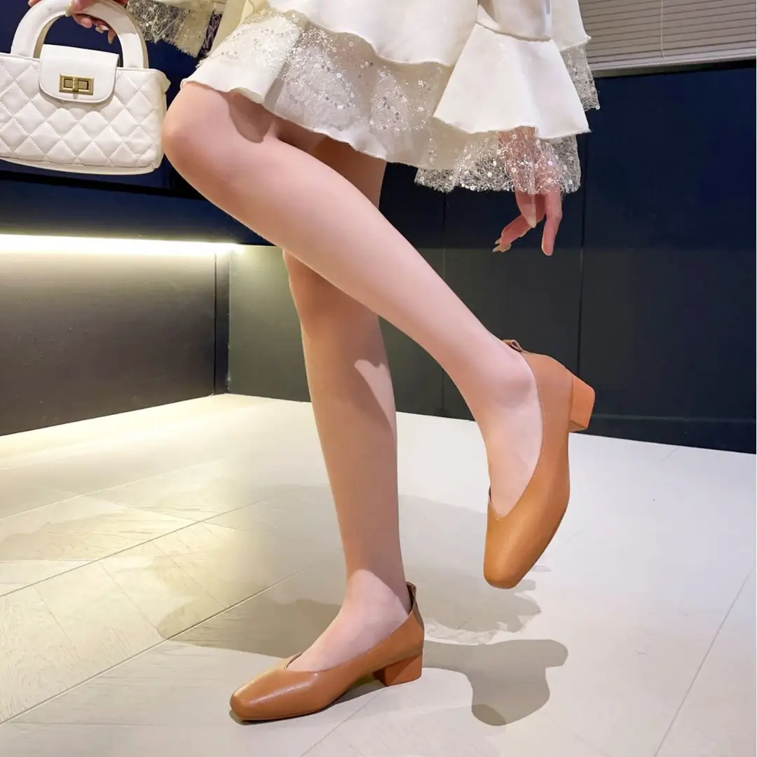 Commuter Milk Shoes Women's Retro Soft Leather V-Mouth Mid-Heel Fairy High Heels Women's Thick Heel Mary Jane Shoes Women's Shoes Women's Summer - Image 8