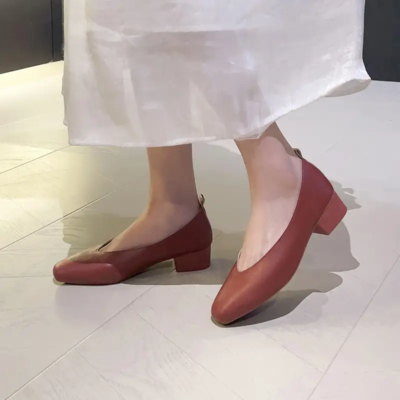Commuter Milk Shoes Women's Retro Soft Leather V-Mouth Mid-Heel Fairy High Heels Women's Thick Heel Mary Jane Shoes Women's Shoes Women's Summer - Image 9