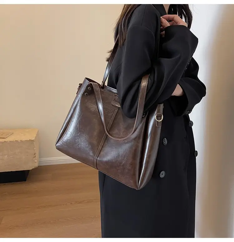 2024 New Retro Textured Wide Shoulder Strap Handbag — feature 19