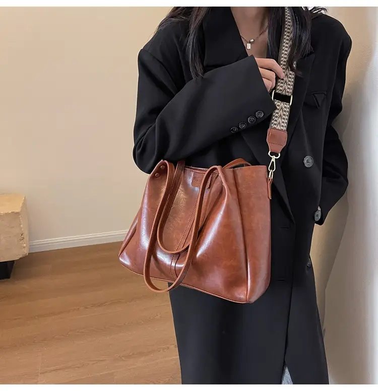 2024 New Retro Textured Wide Shoulder Strap Handbag — feature 24