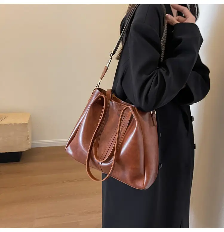 2024 New Retro Textured Wide Shoulder Strap Handbag — feature 25