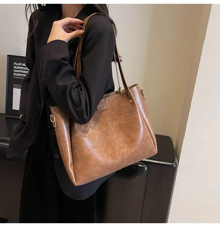 2024 New Retro Textured Wide Shoulder Strap Handbag — feature 30