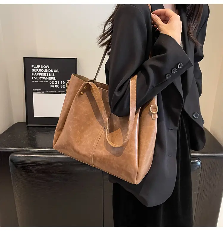 2024 New Retro Textured Wide Shoulder Strap Handbag — feature 31