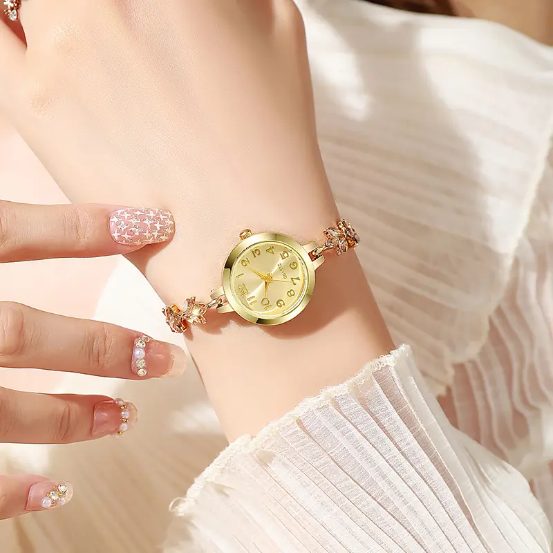 Fashion Elegant Watch Women's Trendy Simple Elegant Ins Style Clover Bracelet Women's Watch Diamond Watch Pull-out Bracelet — feature 3