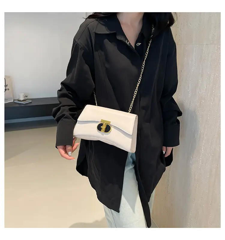 Red Chain Shoulder Bag for Women 2024 — feature 11
