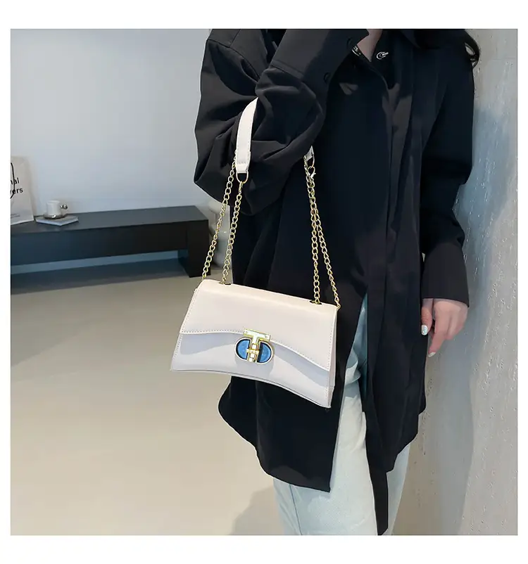 Red Chain Shoulder Bag for Women 2024 — feature 12
