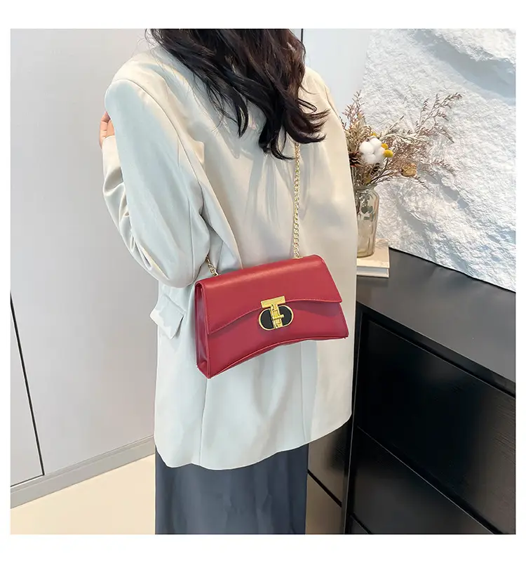 Red Chain Shoulder Bag for Women 2024 — feature 21