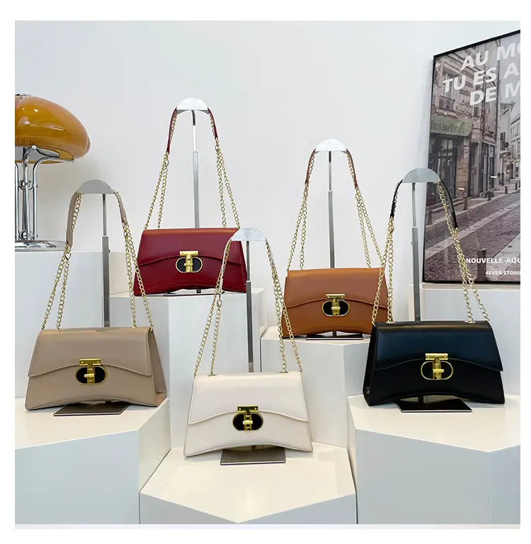 Red Chain Shoulder Bag for Women 2024 — feature 9