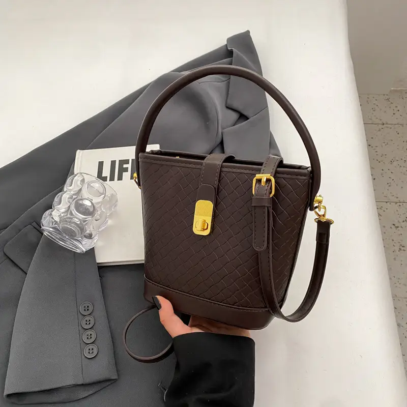 Black Quilted Crossbody Bag with Gold Clasp - Image 6
