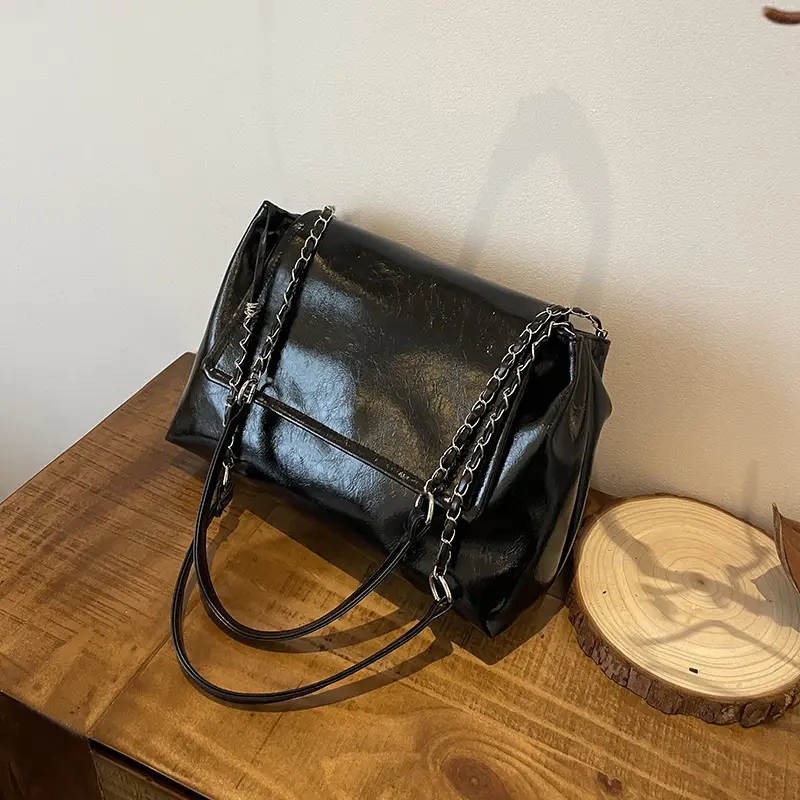 Women's Chain Shoulder Bag Maroon Large Capacity