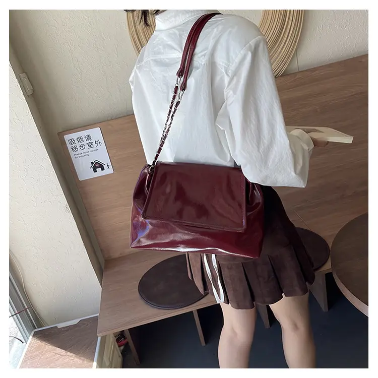 Women's Chain Shoulder Bag Maroon Large Capacity — feature 16