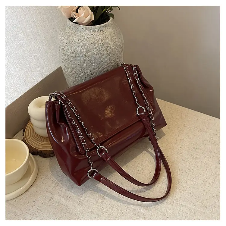 Women's Chain Shoulder Bag Maroon Large Capacity — feature 21