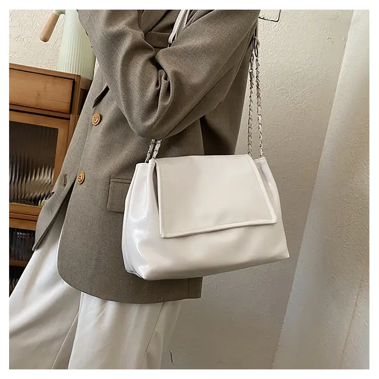 Women's Chain Shoulder Bag Maroon Large Capacity — feature 6