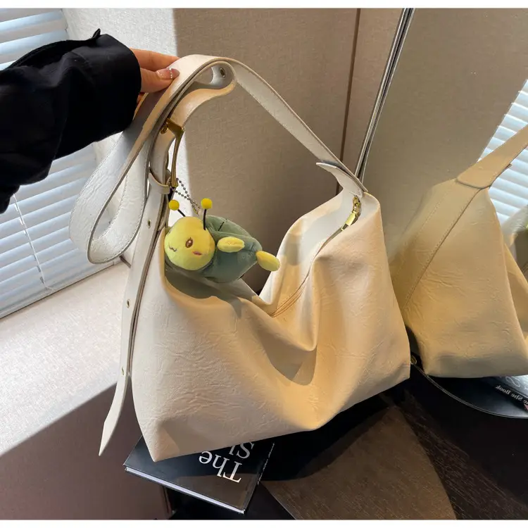 Women's Large Capacity Shoulder Bag Cream — feature 19