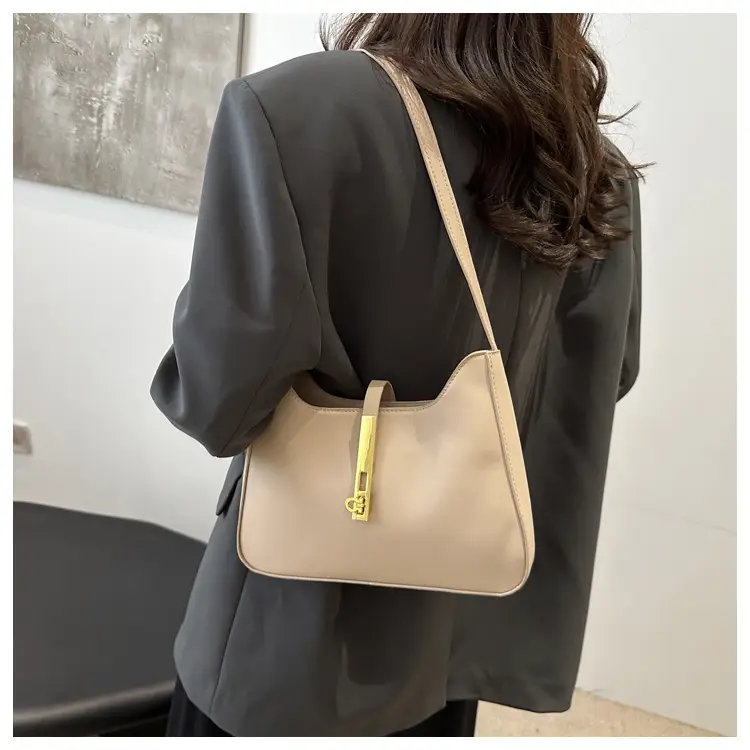 Light Blue Niche Shoulder Bag with Gold Chain — feature 12