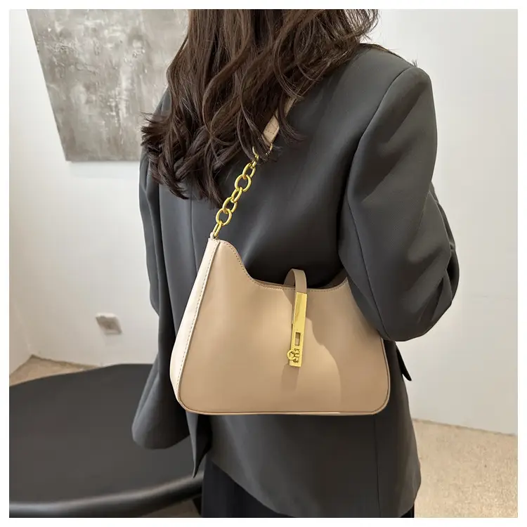 Light Blue Niche Shoulder Bag with Gold Chain — feature 13