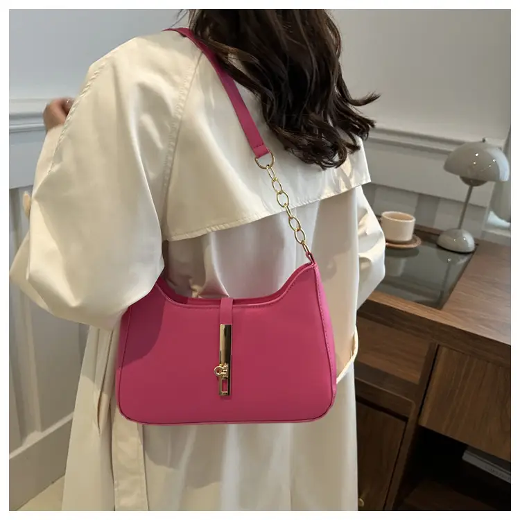 Light Blue Niche Shoulder Bag with Gold Chain — feature 15