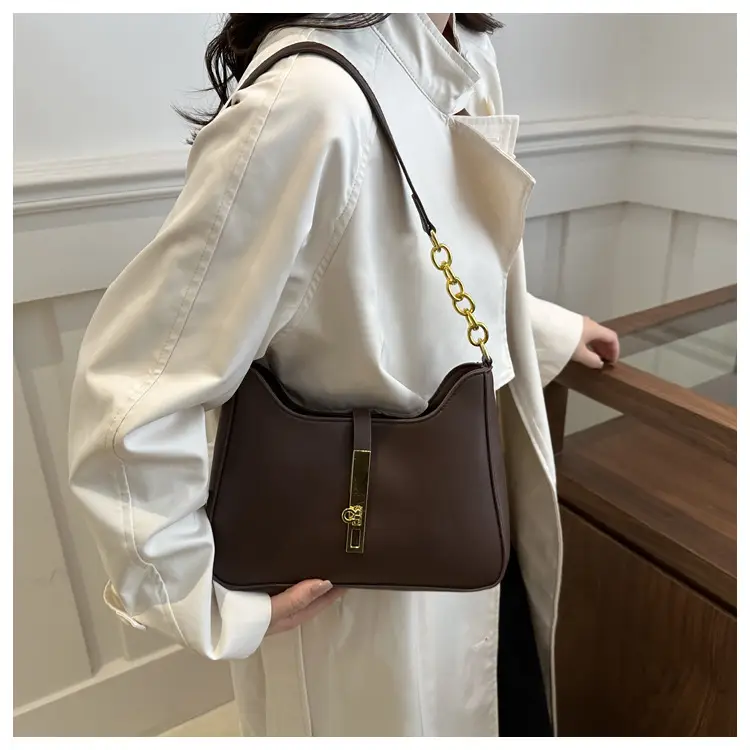 Light Blue Niche Shoulder Bag with Gold Chain — feature 18