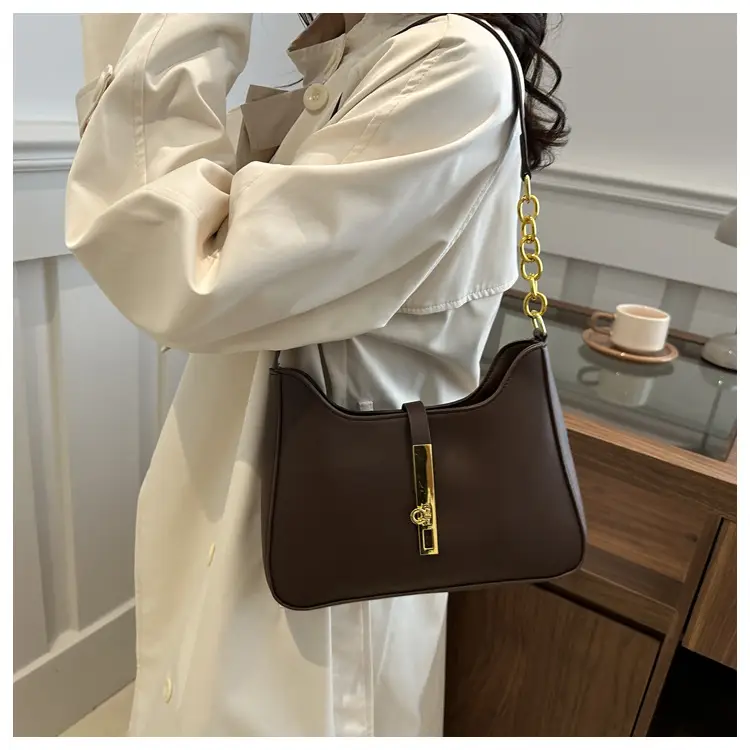 Light Blue Niche Shoulder Bag with Gold Chain — feature 19