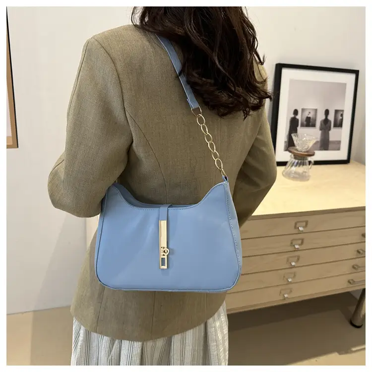 Light Blue Niche Shoulder Bag with Gold Chain — feature 20