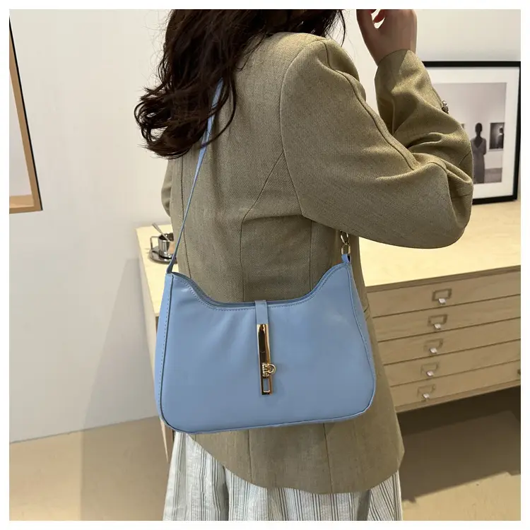 Light Blue Niche Shoulder Bag with Gold Chain — feature 22