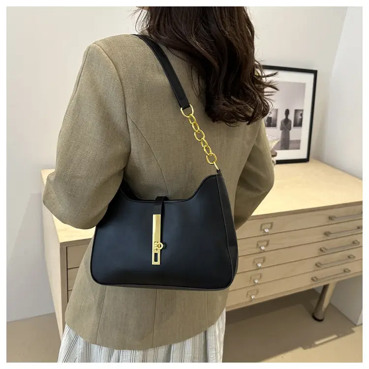 Light Blue Niche Shoulder Bag with Gold Chain — feature 23