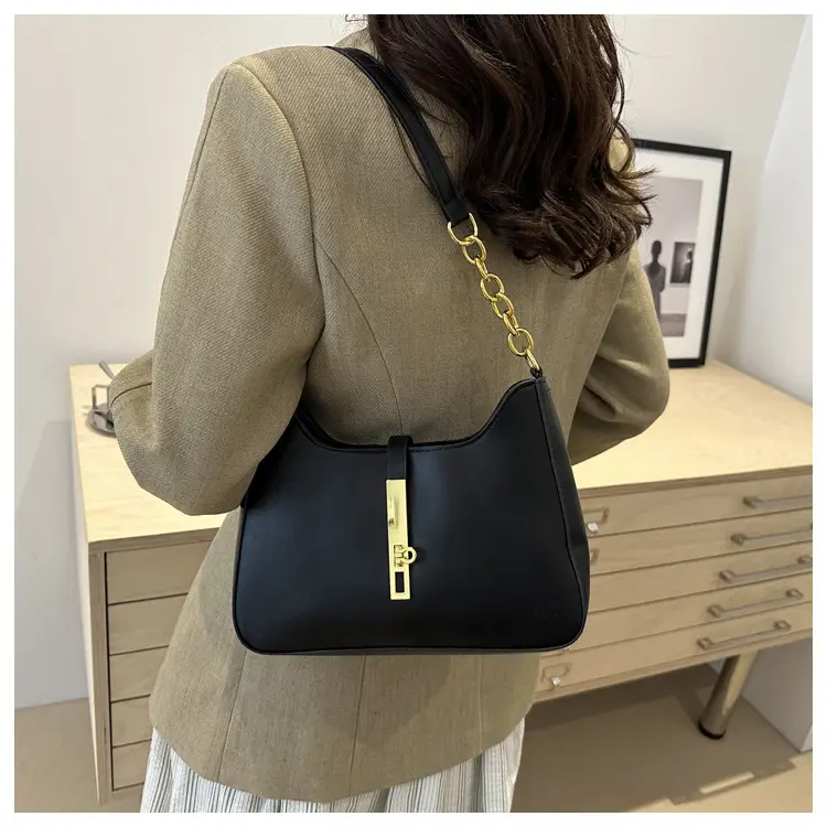Light Blue Niche Shoulder Bag with Gold Chain — feature 25