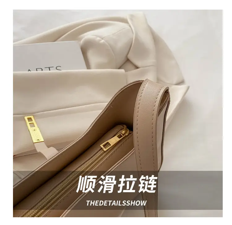 Light Blue Niche Shoulder Bag with Gold Chain — feature 5
