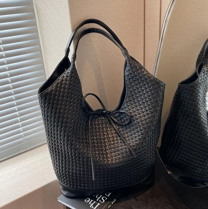 Women's Black Textured Shoulder Bag 2024 New Large Capacity - Image 6
