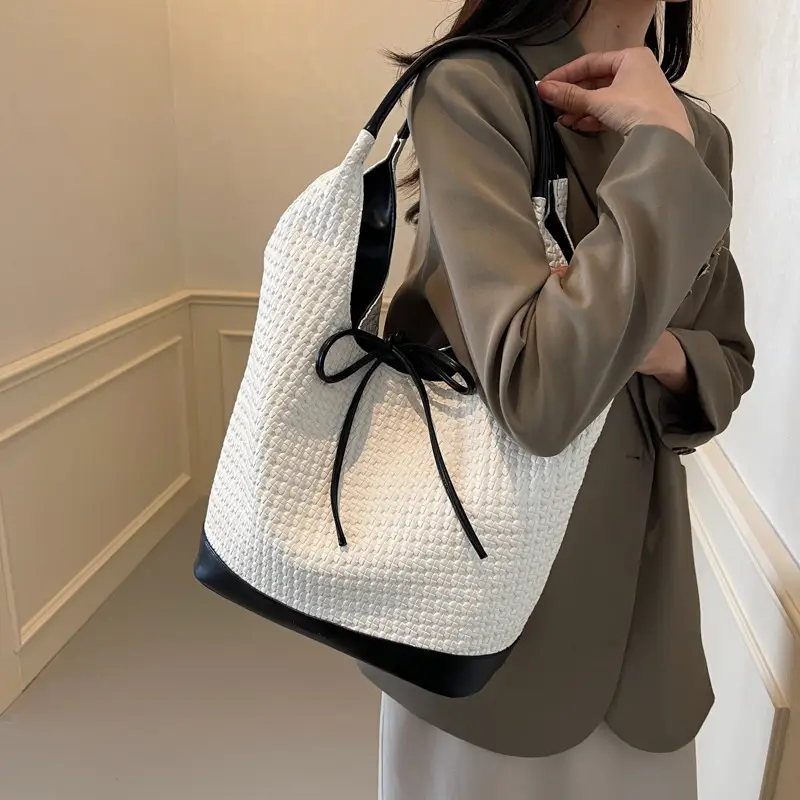 Women's Black Textured Shoulder Bag 2024 New Large Capacity - Image 3