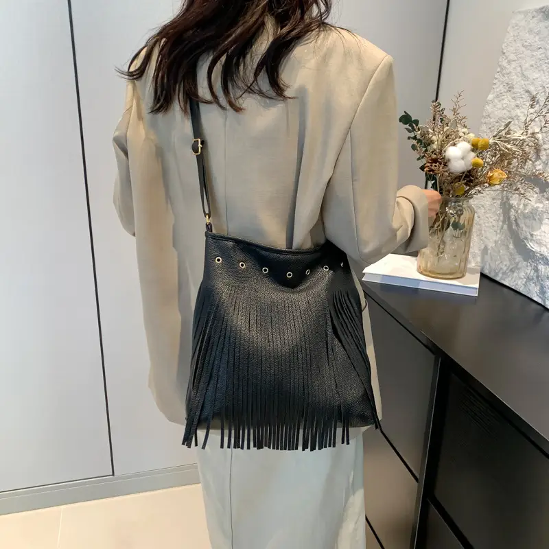 Black Tassel Shoulder Bag for Women 2024 - Image 7