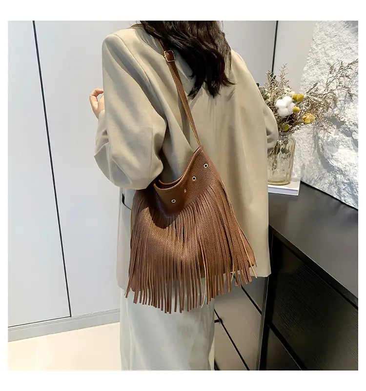 Black Tassel Shoulder Bag for Women 2024 — feature 15