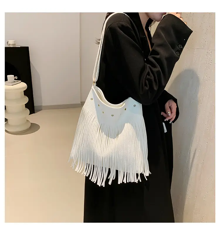 Black Tassel Shoulder Bag for Women 2024 — feature 9