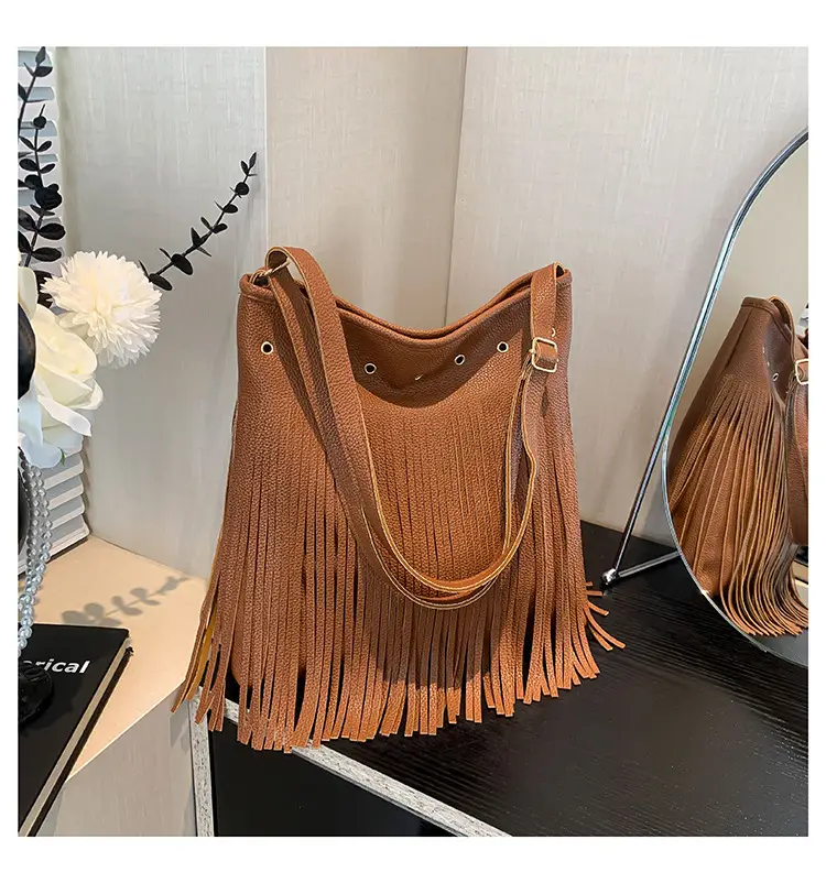 Black Tassel Shoulder Bag for Women 2024 - Image 4
