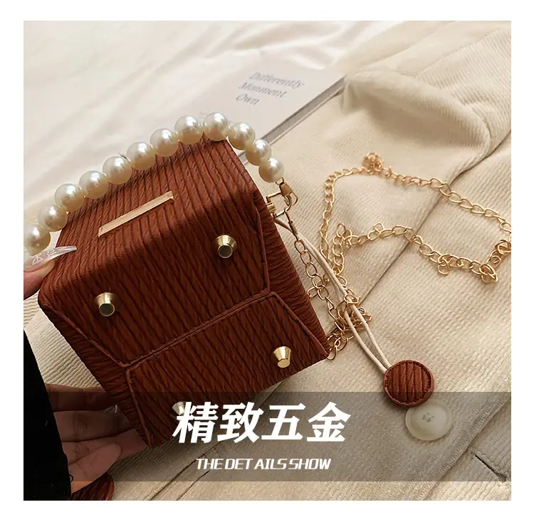 Women's Pearl Chain Shoulder Bag Cream 2024 — feature 10
