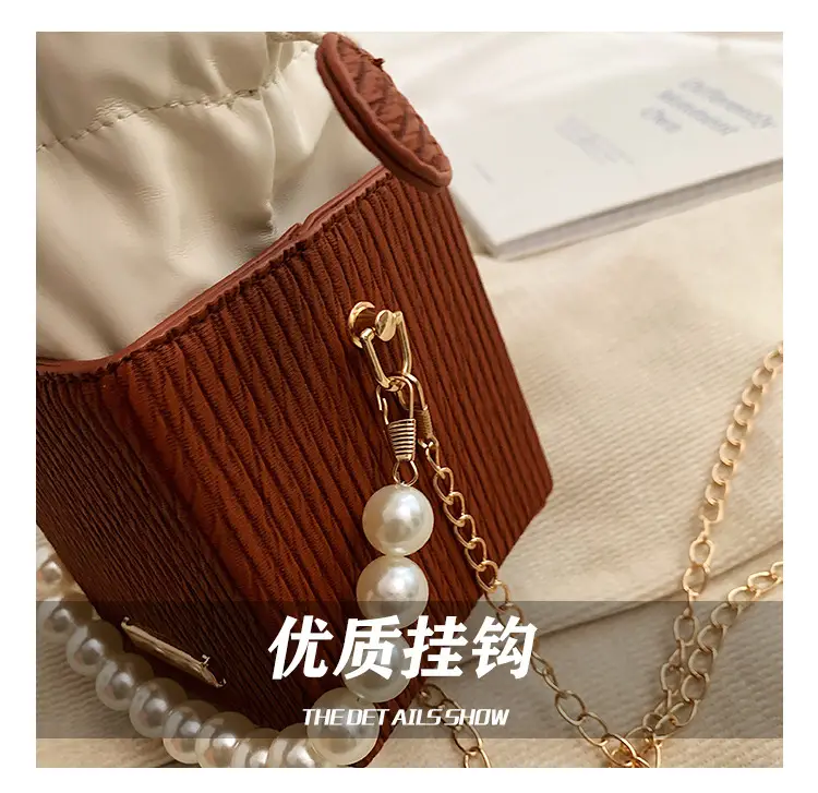 Women's Pearl Chain Shoulder Bag Cream 2024 — feature 12