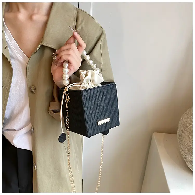 Women's Pearl Chain Shoulder Bag Cream 2024 — feature 16