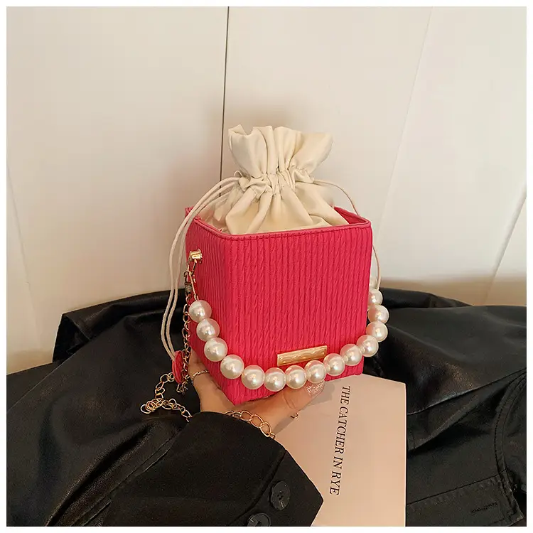 Women's Pearl Chain Shoulder Bag Cream 2024 — feature 19