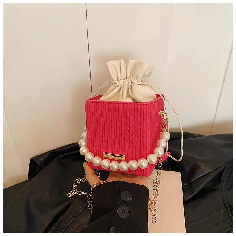 Women's Pearl Chain Shoulder Bag Cream 2024 — feature 20