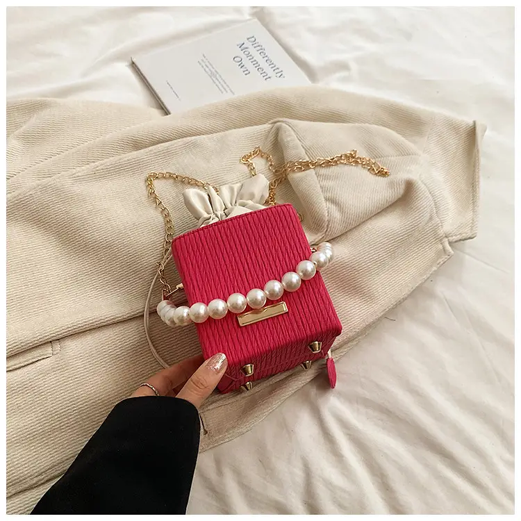 Women's Pearl Chain Shoulder Bag Cream 2024 — feature 27