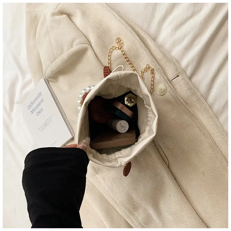 Women's Pearl Chain Shoulder Bag Cream 2024 — feature 29