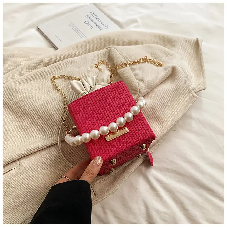 Women's Pearl Chain Shoulder Bag Cream 2024 — feature 32