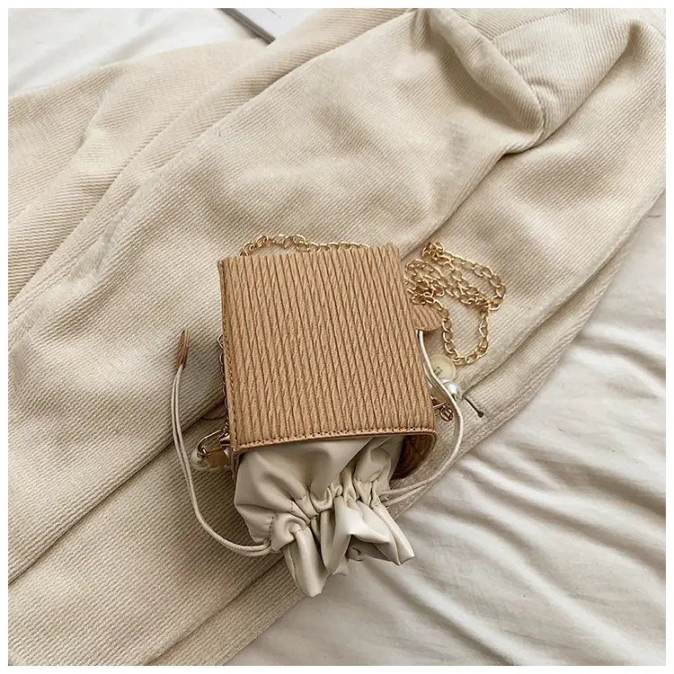 Women's Pearl Chain Shoulder Bag Cream 2024 — feature 34