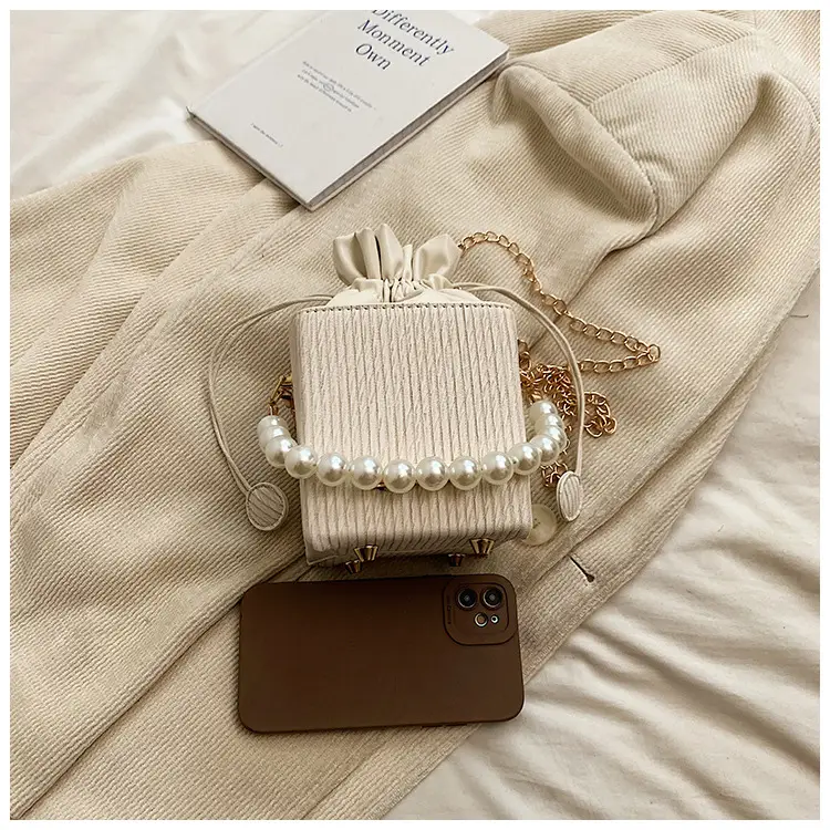 Women's Pearl Chain Shoulder Bag Cream 2024 — feature 41