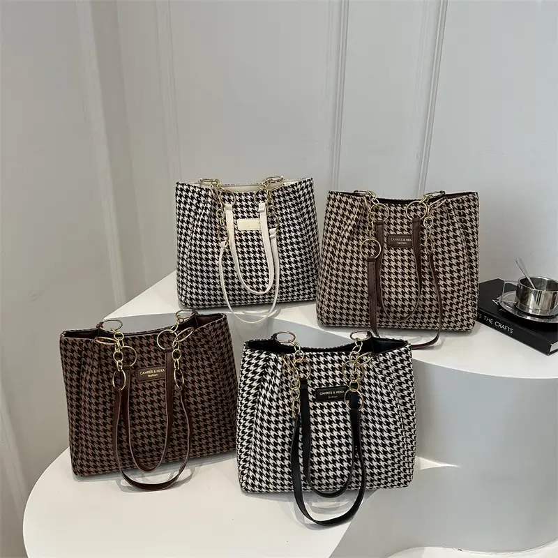 Large Capacity Houndstooth Chain Tote Bag - Image 8