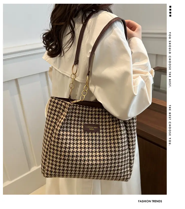 Large Capacity Houndstooth Chain Tote Bag — feature 2