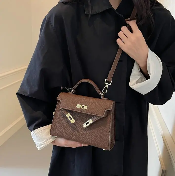 Platinum Litchi Pattern Shoulder Bag 2024 - Image 8