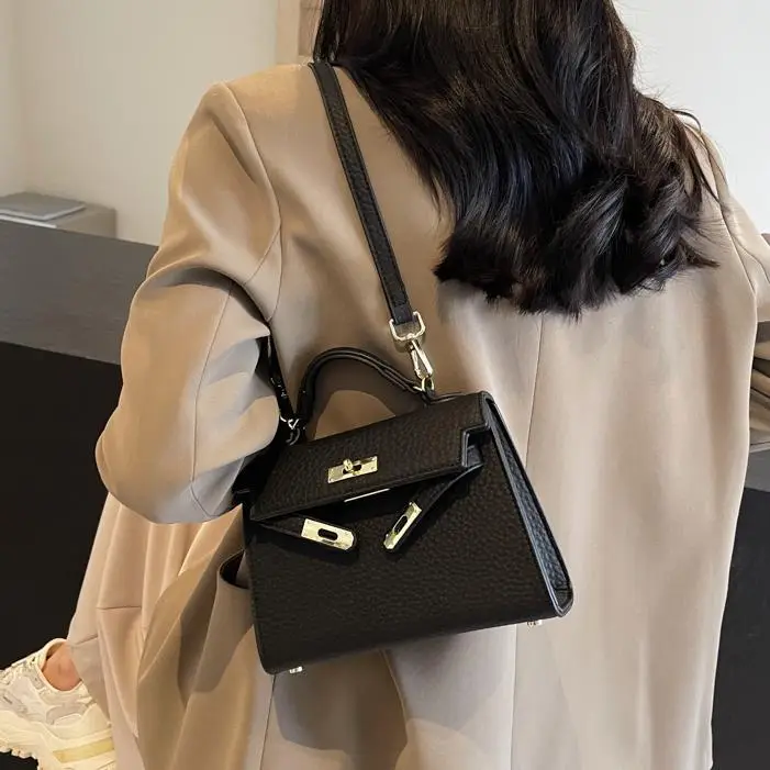 Platinum Litchi Pattern Shoulder Bag 2024 - Image 9