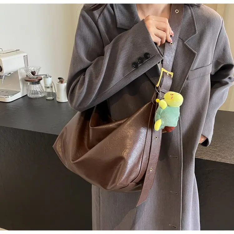 Black Korean Retro Shoulder Bag for Women 2025 — feature 17
